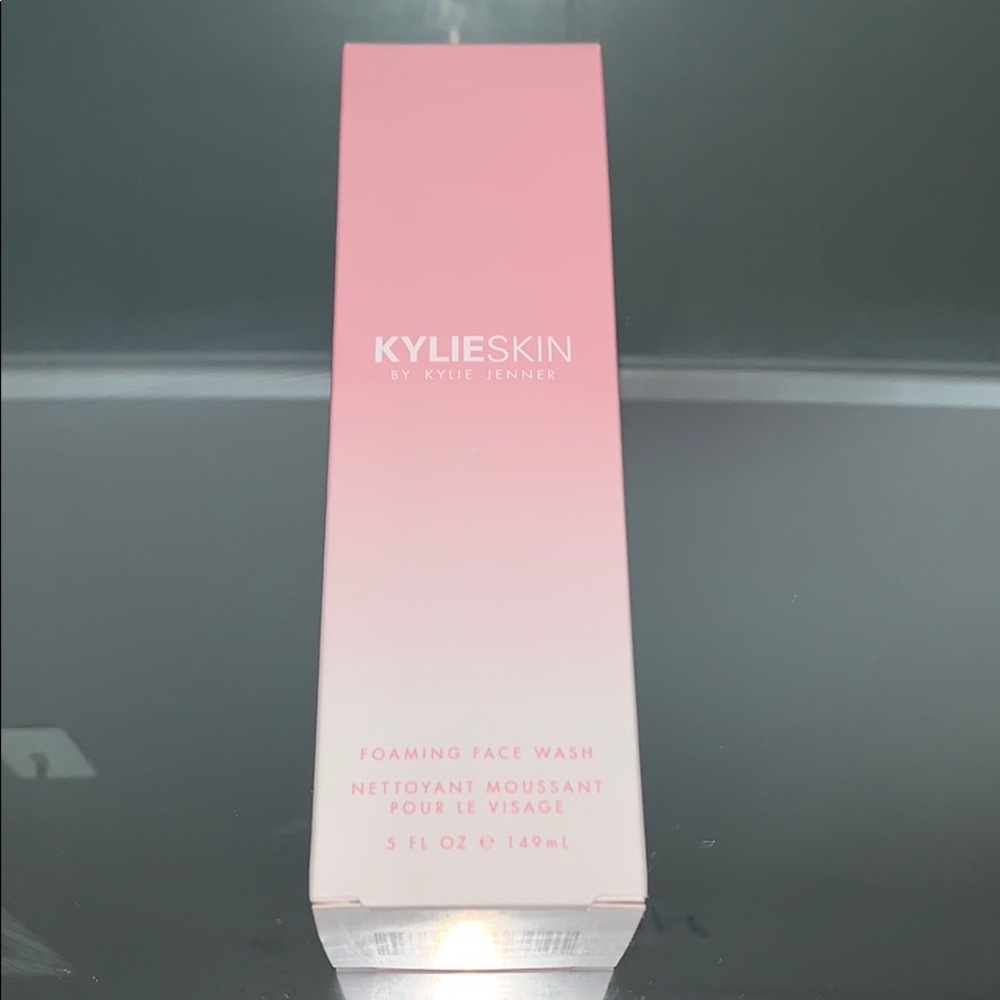 KYLIE SKIN FOAM WASH